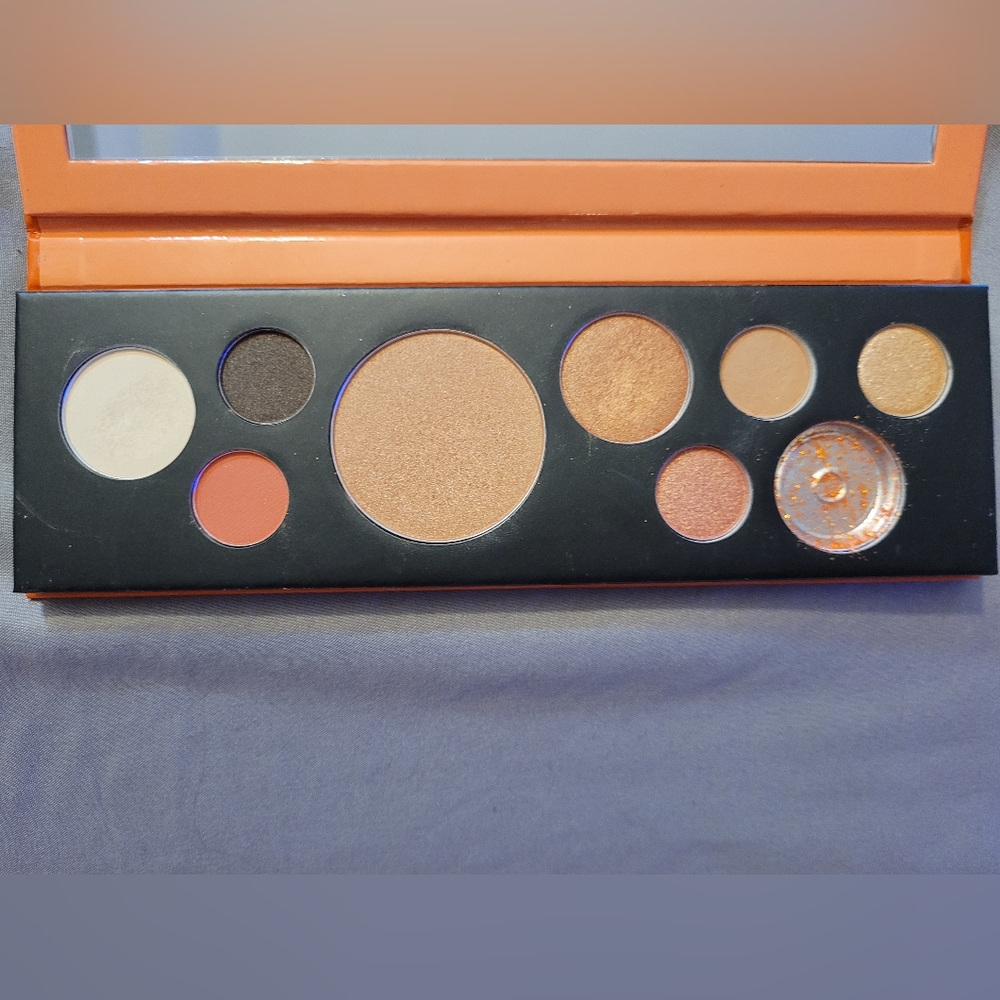 ❤️2 Ads/$20 - Fill up orange eyeshadow palette
